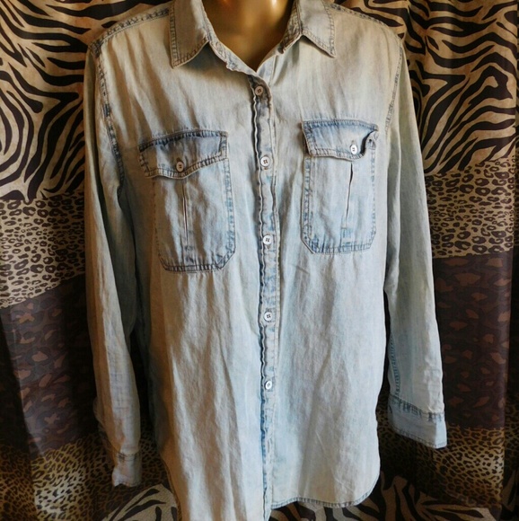 Forever 21 Tops - Forever 21 Demin shirt